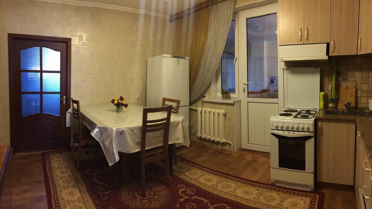 Holiday Hostel House บิชเคก ภายนอก รูปภาพ