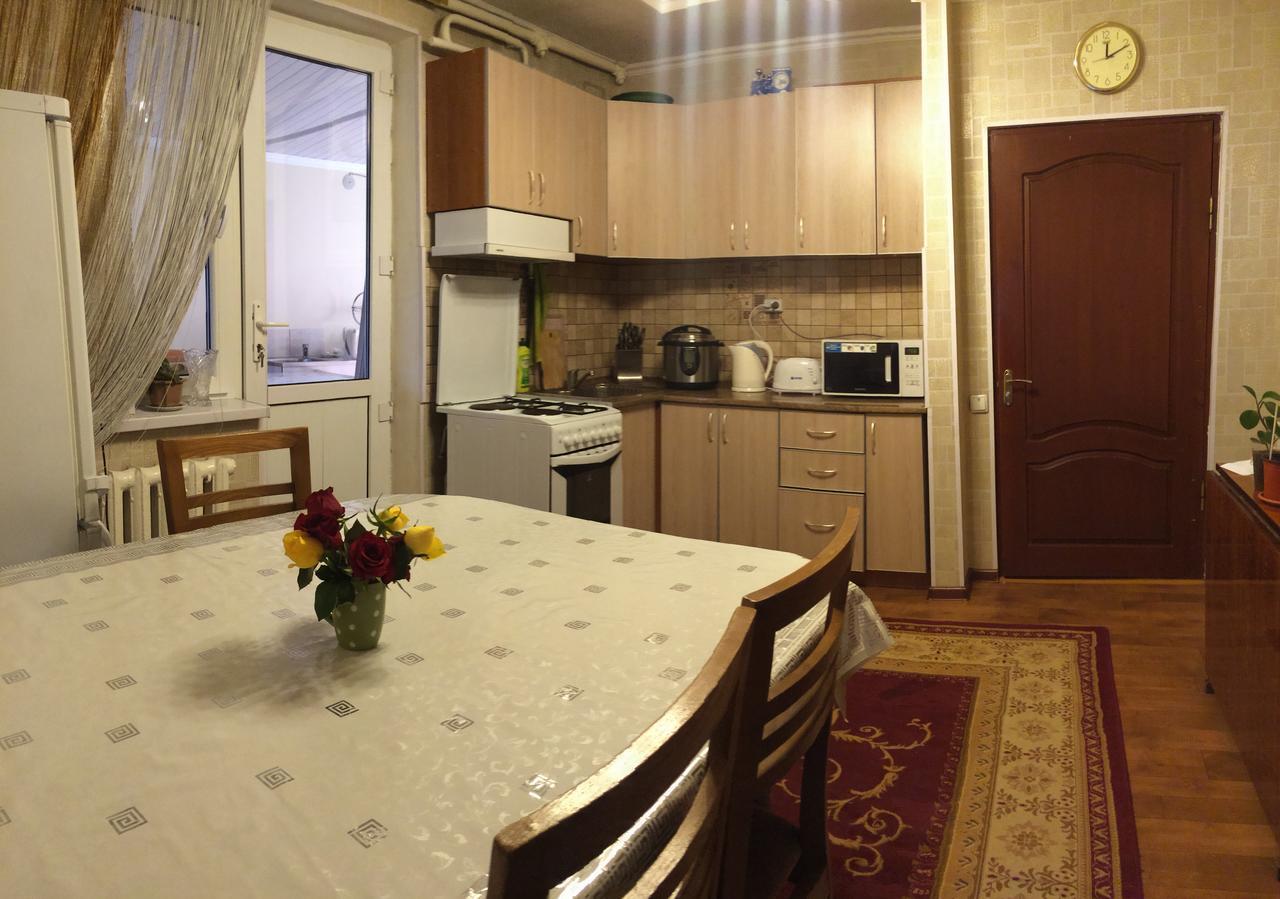 Holiday Hostel House บิชเคก ภายนอก รูปภาพ