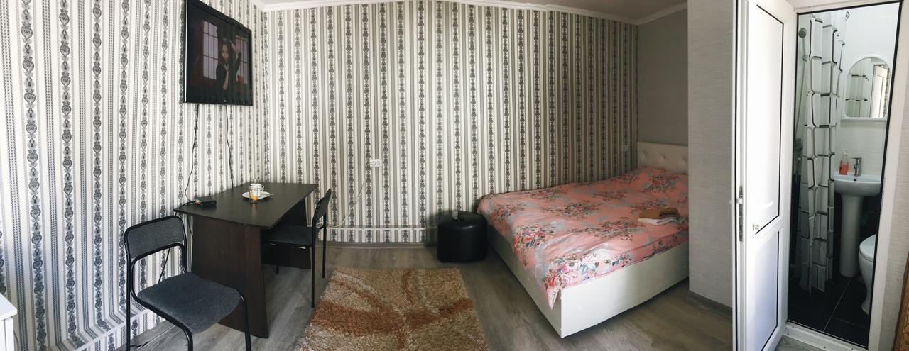 Holiday Hostel House บิชเคก ภายนอก รูปภาพ