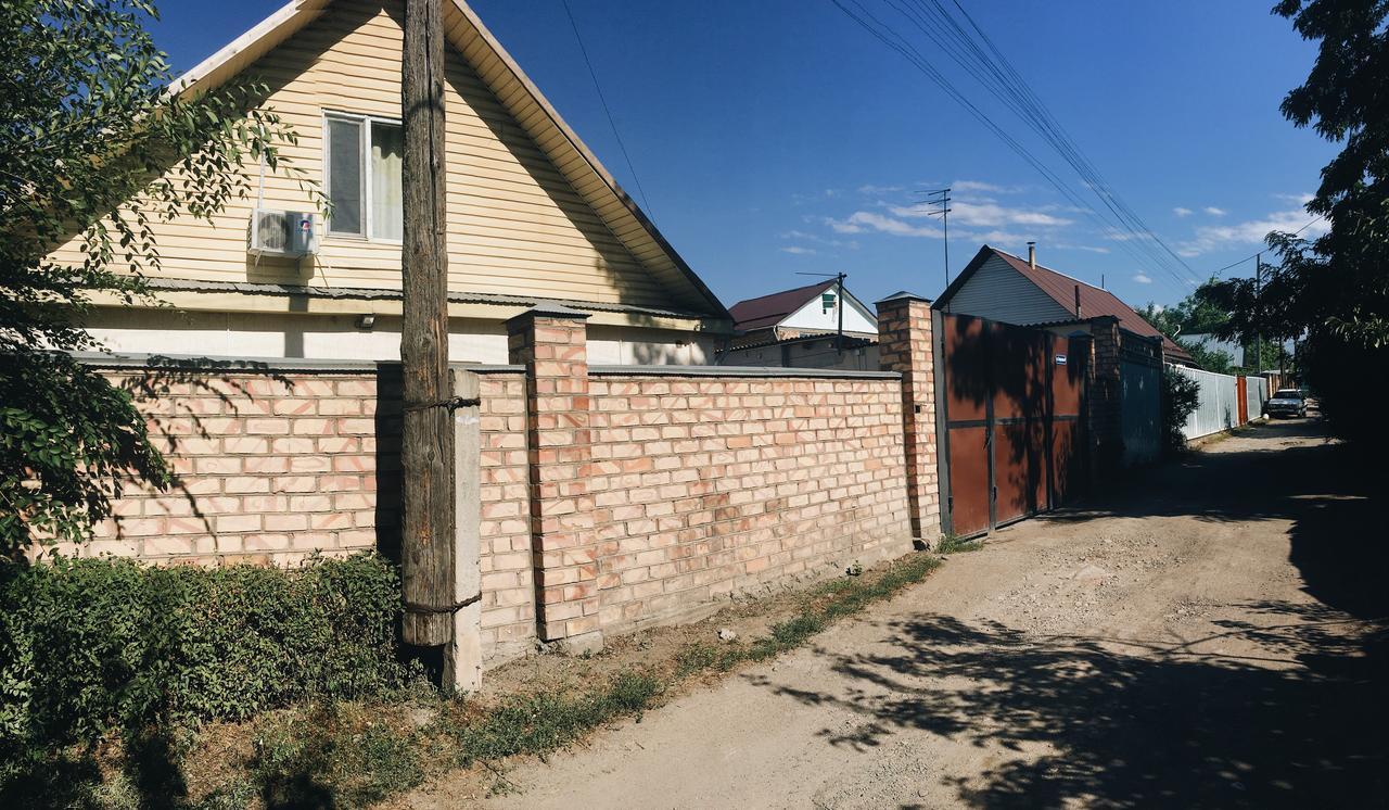 Holiday Hostel House บิชเคก ภายนอก รูปภาพ