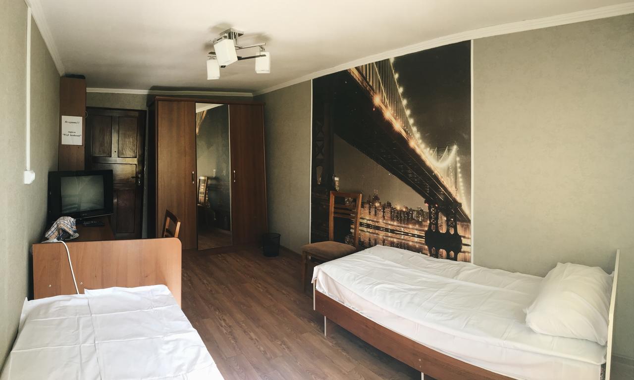 Holiday Hostel House บิชเคก ภายนอก รูปภาพ