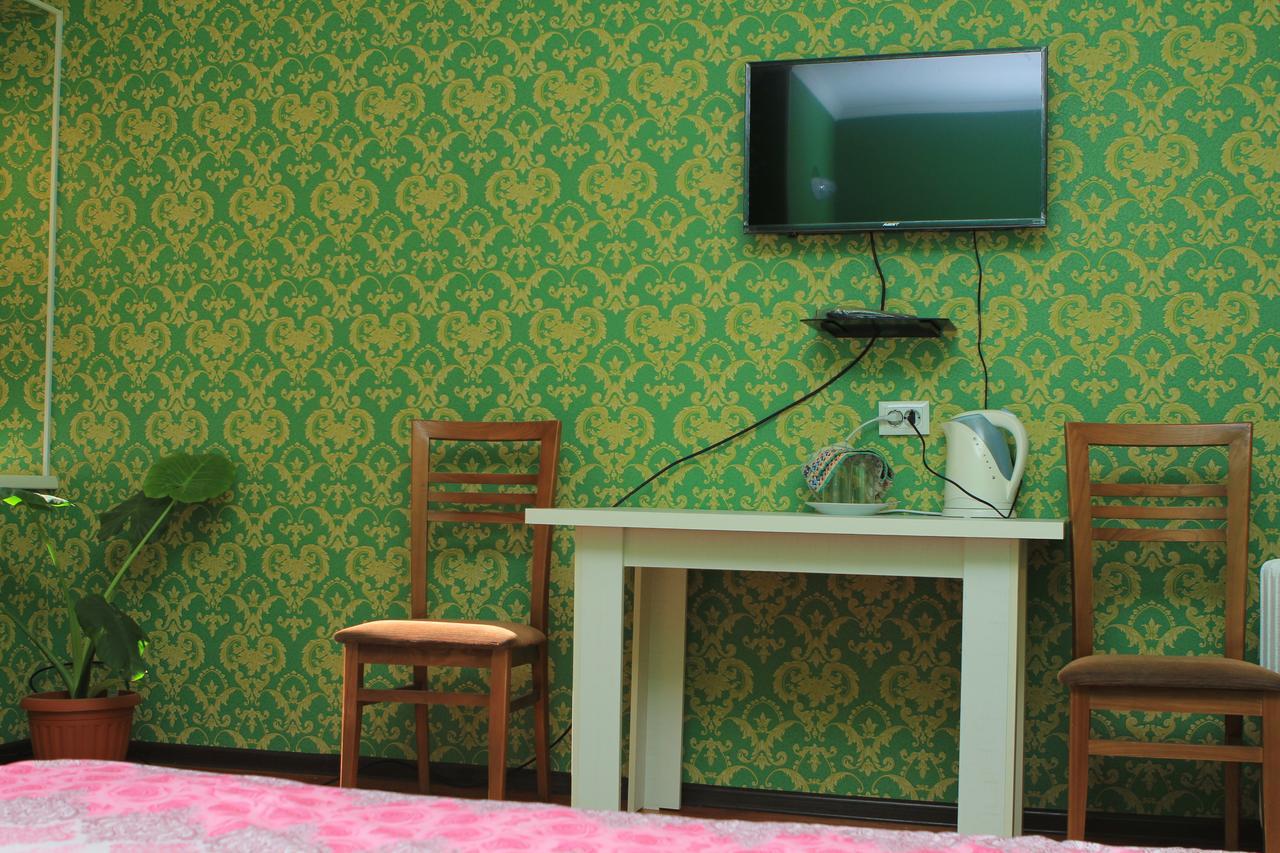 Holiday Hostel House บิชเคก ภายนอก รูปภาพ