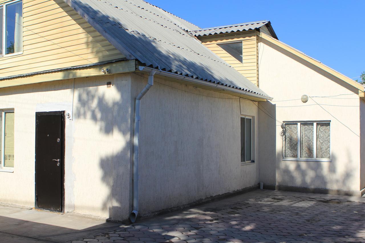 Holiday Hostel House บิชเคก ภายนอก รูปภาพ