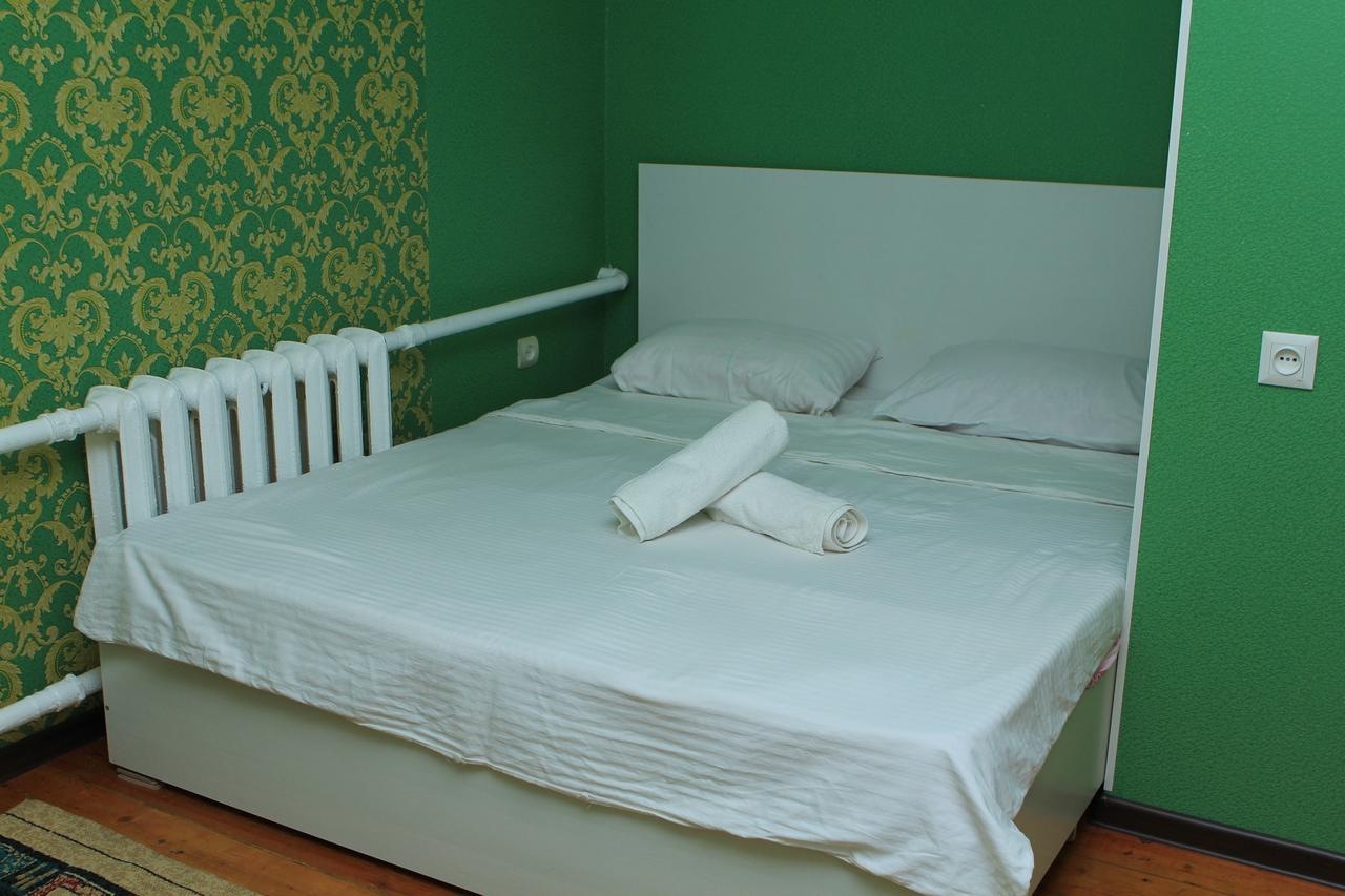 Holiday Hostel House บิชเคก ภายนอก รูปภาพ