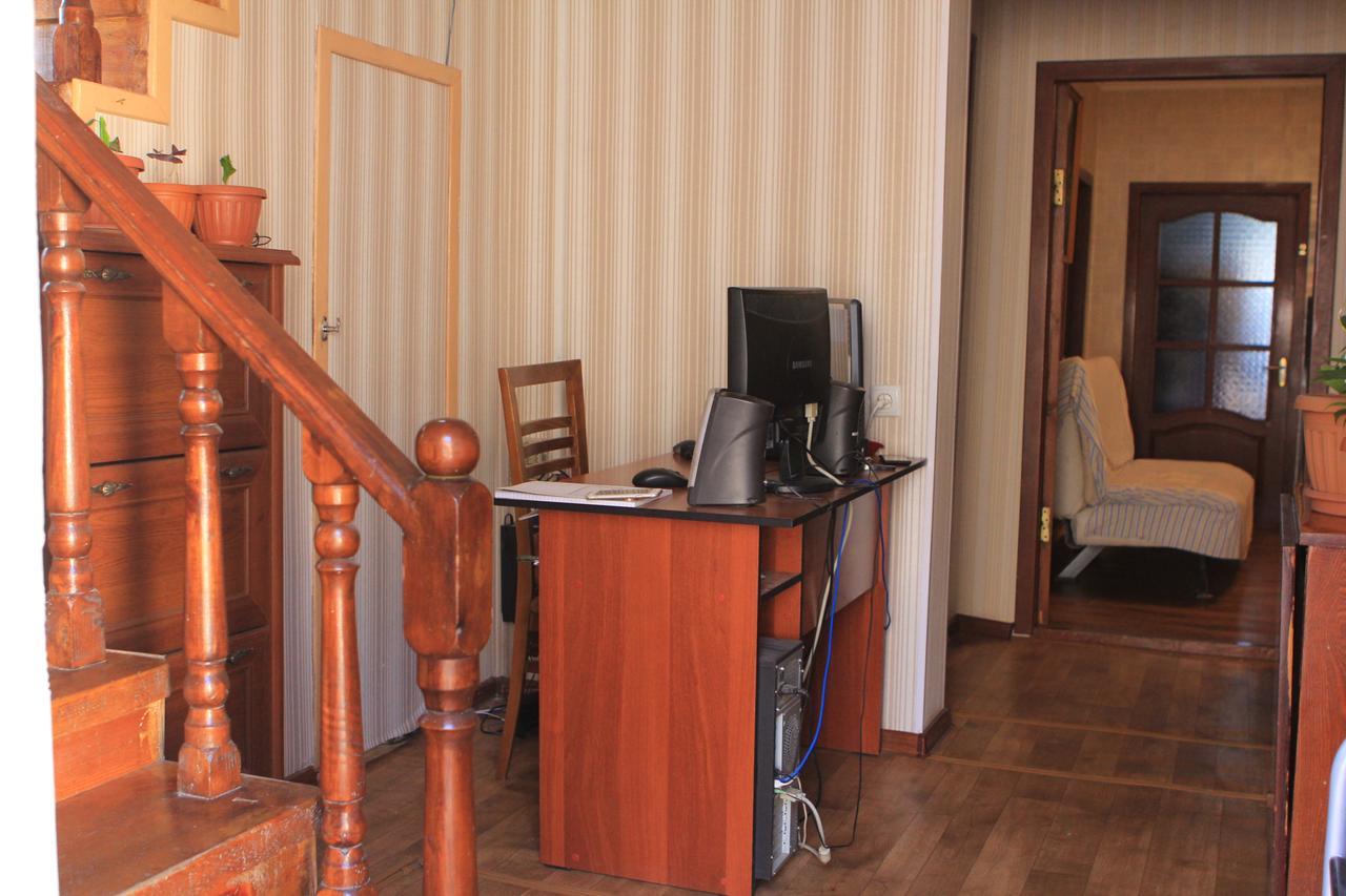 Holiday Hostel House บิชเคก ภายนอก รูปภาพ