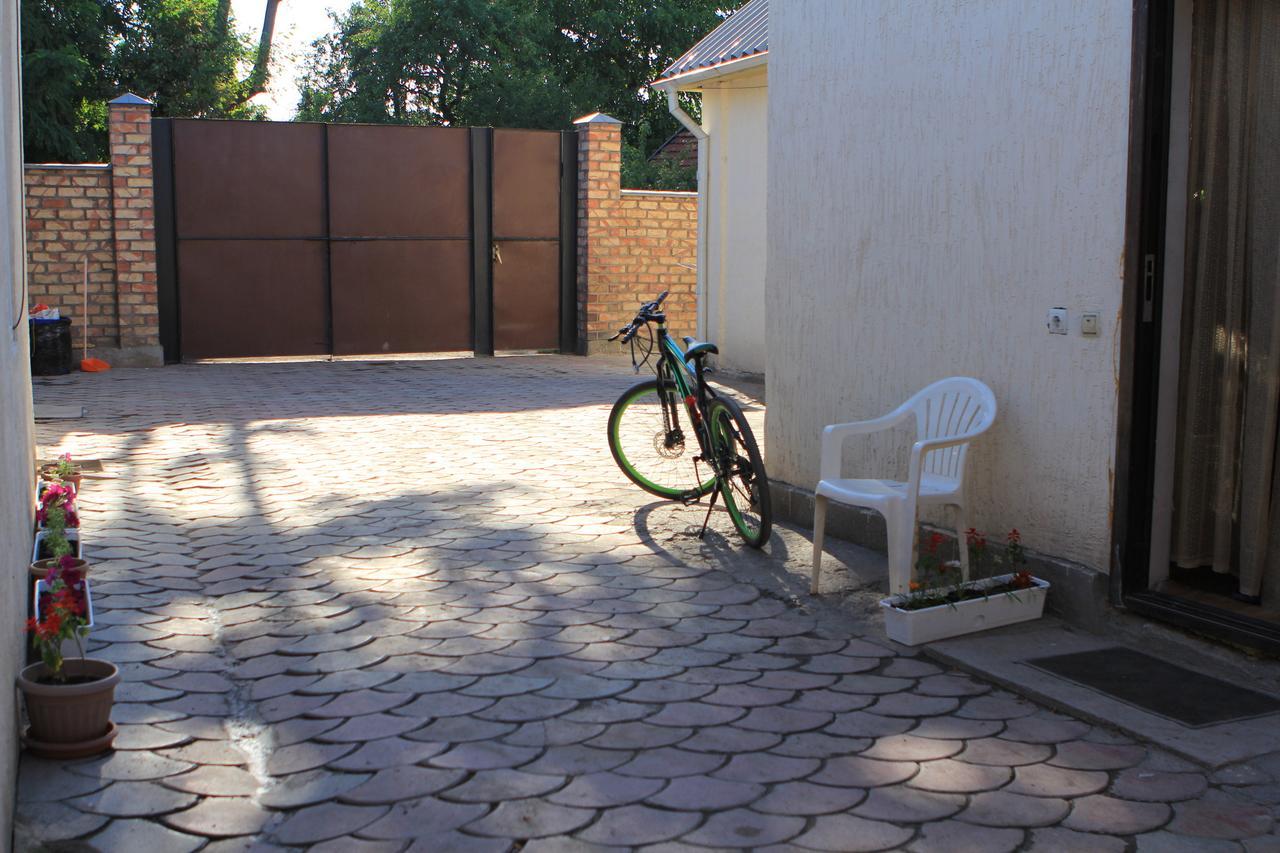 Holiday Hostel House บิชเคก ภายนอก รูปภาพ