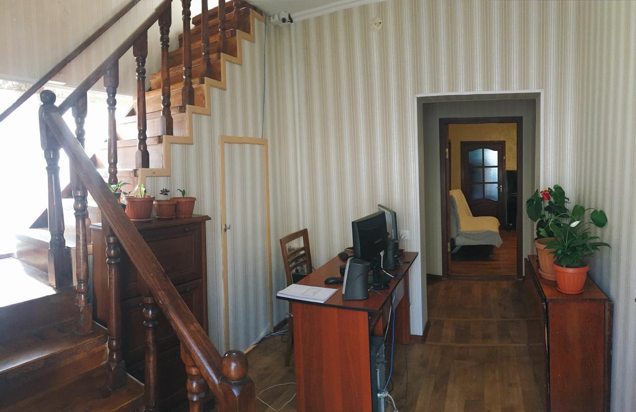 Holiday Hostel House บิชเคก ภายนอก รูปภาพ