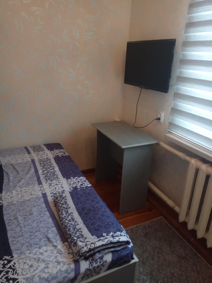 Holiday Hostel House บิชเคก ภายนอก รูปภาพ