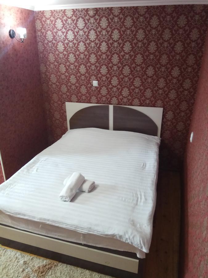 Holiday Hostel House บิชเคก ภายนอก รูปภาพ